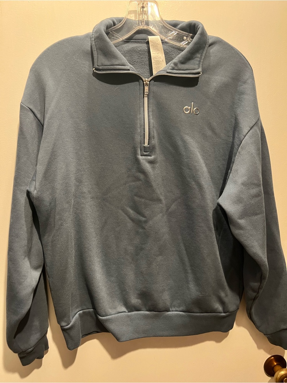 THIS IS A SET. ALO woman’s Half-Zip Sweatshirt in Slate Blue and matching pants.
